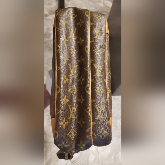 Louis Vuitton  (Unisex) Brown  Monogram Shoulder Bag - Picture 8 of 16